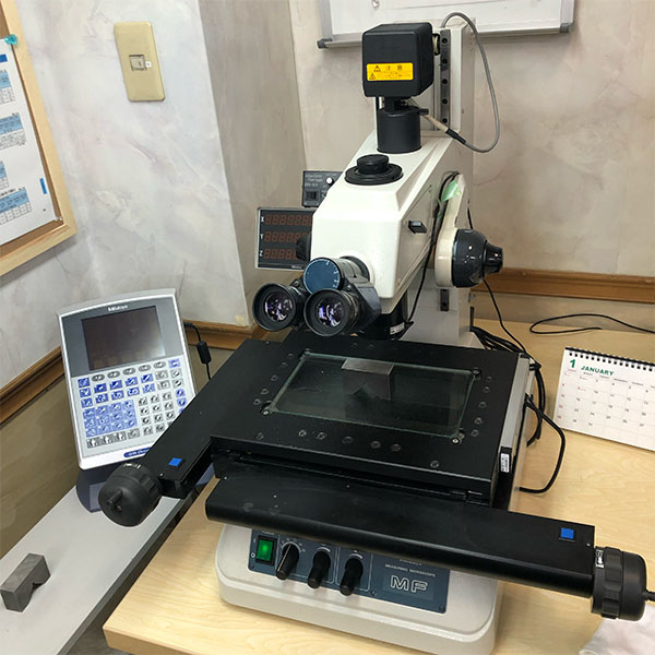 測定顕微鏡（ミツトヨ製）